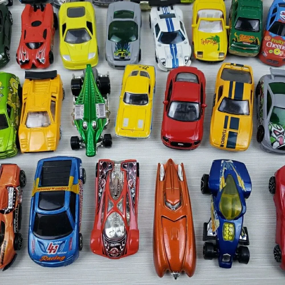 Mix Lot 44 Die Cast Cars Trucks Hot Wheels Maisto Vintage-Present Flaws Toy